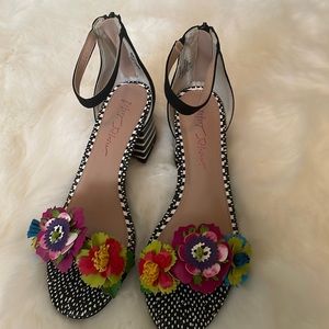 Betsy Johnson Lore Sandal Black Multi SZ 8.5